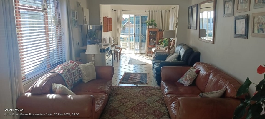 5 Bedroom Property for Sale in Hartenbos Central Western Cape